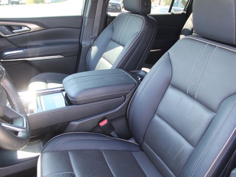 Certified 2025 Chevrolet Traverse High Country w/ LPO, Floor Liner Package AWD/4WD image 14