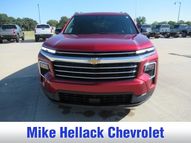 Used 2026 Chevrolet Traverse LT FWD image 2