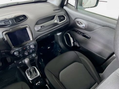 Used 2021 Jeep Renegade Latitude AWD/4WD image 25