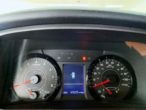 Used 2015 Toyota Sienna LE FWD image 19