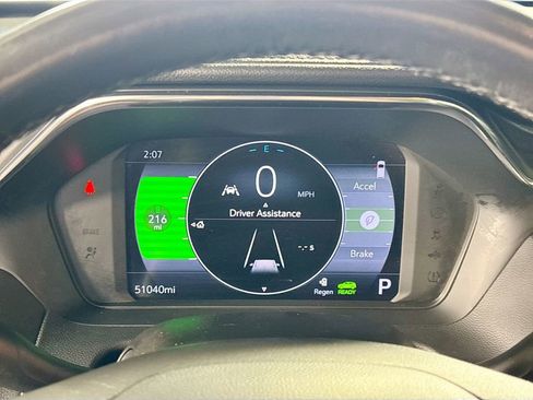 Used 2022 Chevrolet Bolt EUV LT w/ Convenience Package FWD image 14