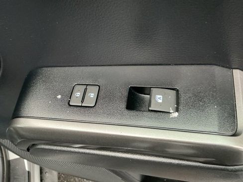 Used 2021 Toyota Tacoma TRD Off-Road image 24