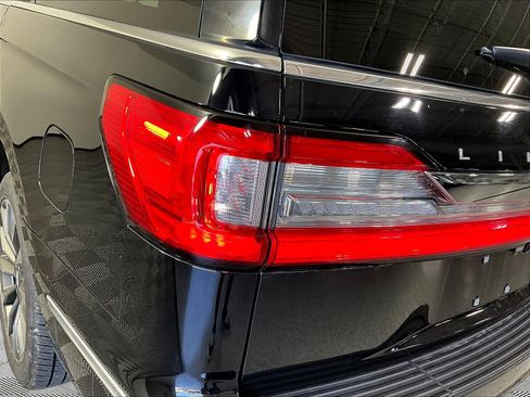 Used 2019 Lincoln Navigator L Select AWD/4WD image 22