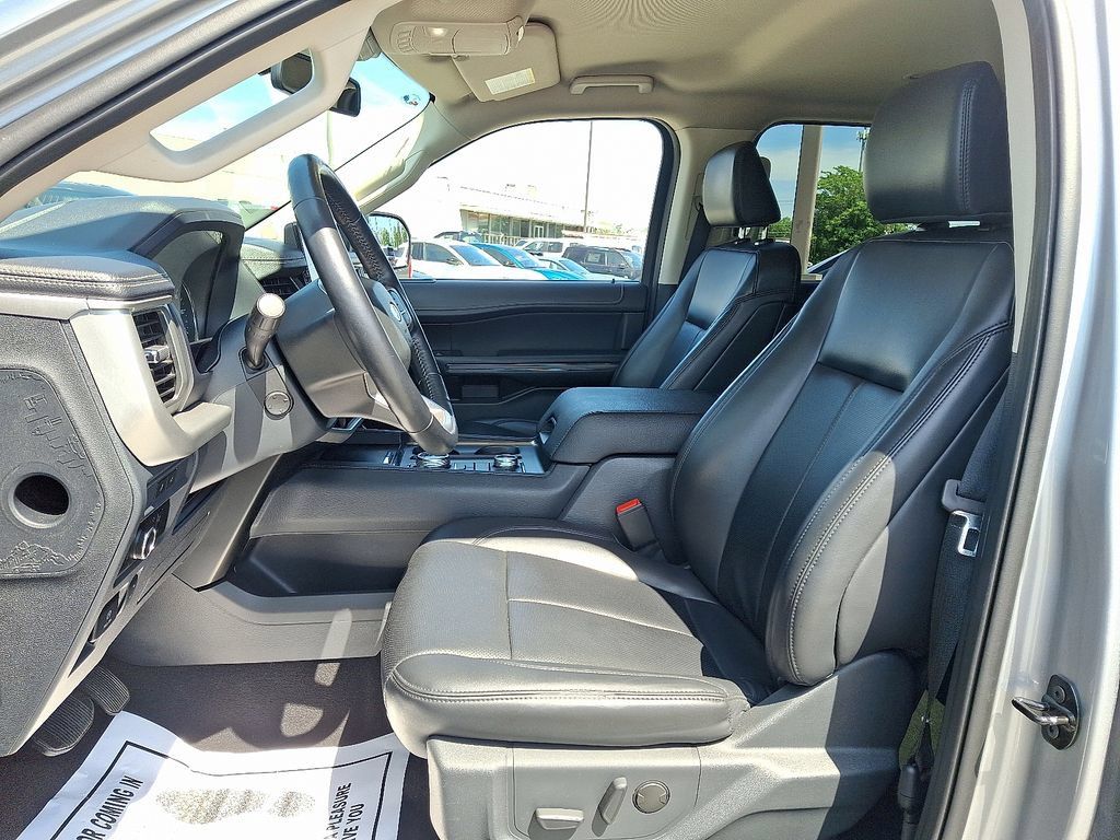 Used 2024 Ford Expedition XLT AWD/4WD image 13