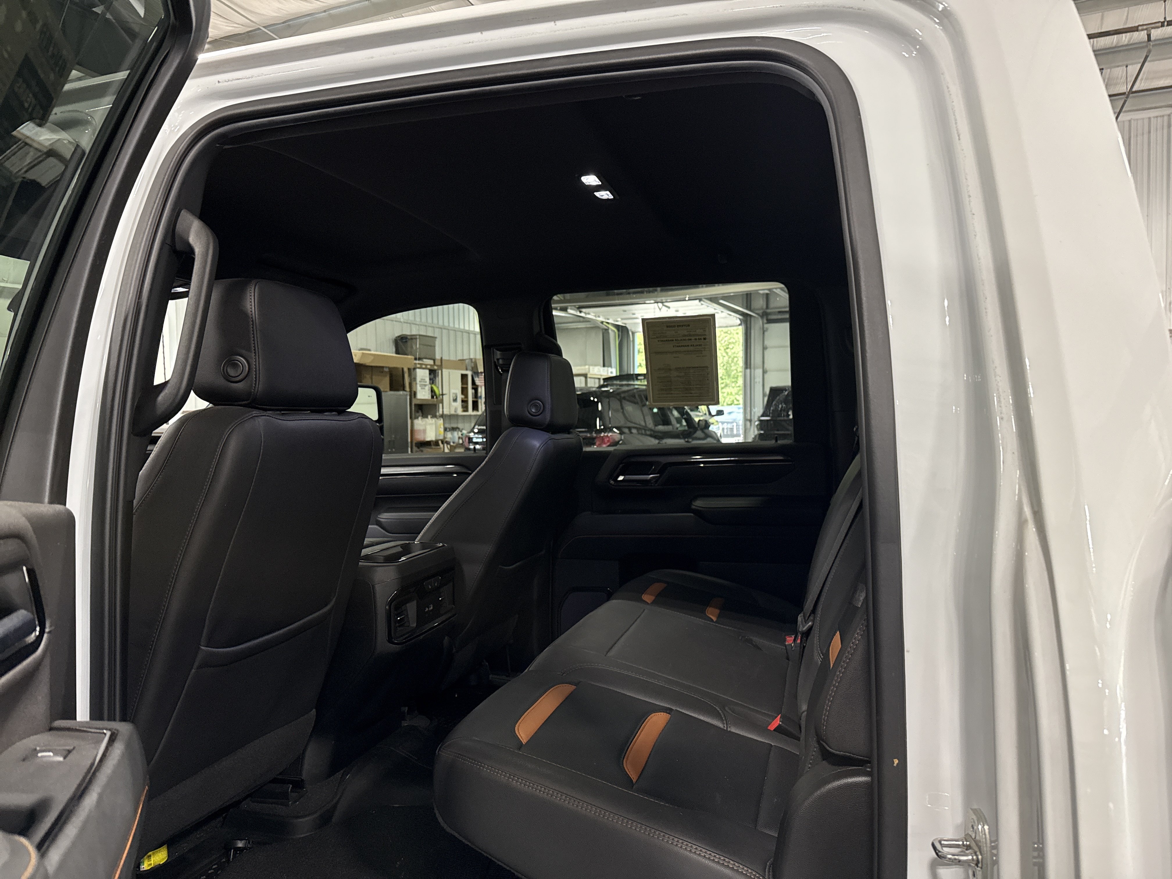 Used 2024 GMC Sierra 2500 AT4 AWD/4WD image 8
