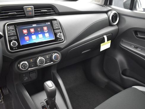 Used 2025 Nissan Versa S w/ Lighting Package image 28