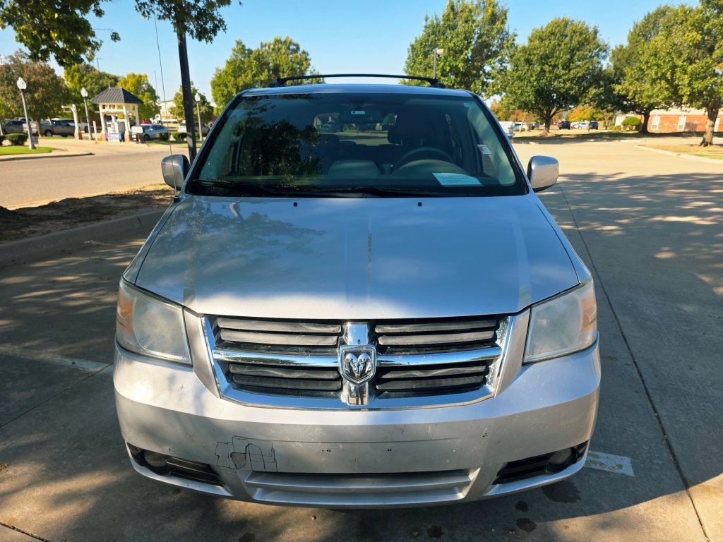 Used 2010 Dodge Grand Caravan SXT FWD image 30