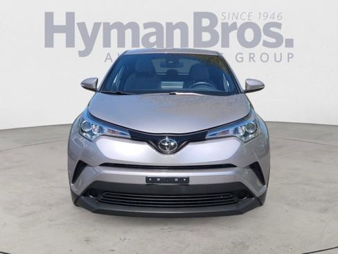 Used 2019 Toyota C-HR XLE FWD image 8