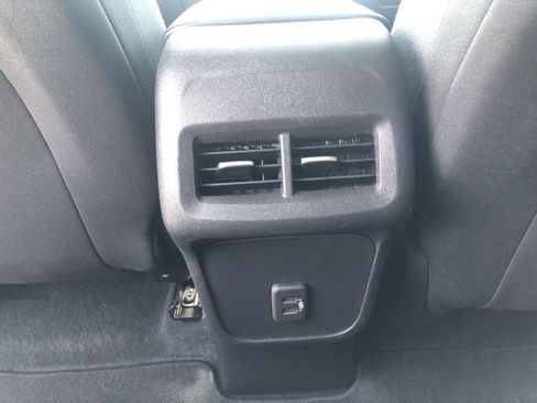 Used 2024 Chevrolet Equinox LT w/ Driver Convenience Package image 18