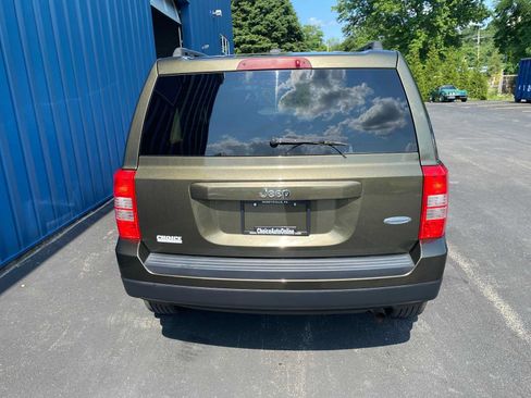 Used 2016 Jeep Patriot Latitude FWD image 12