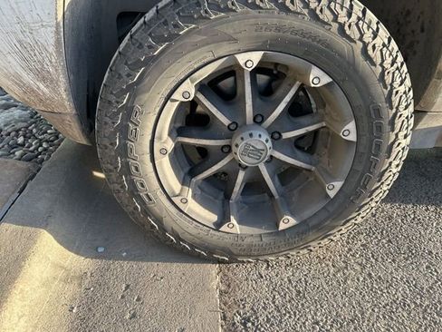 Used 2007 Chevrolet Avalanche LT w/ LT Preferred Equipment Group image 13