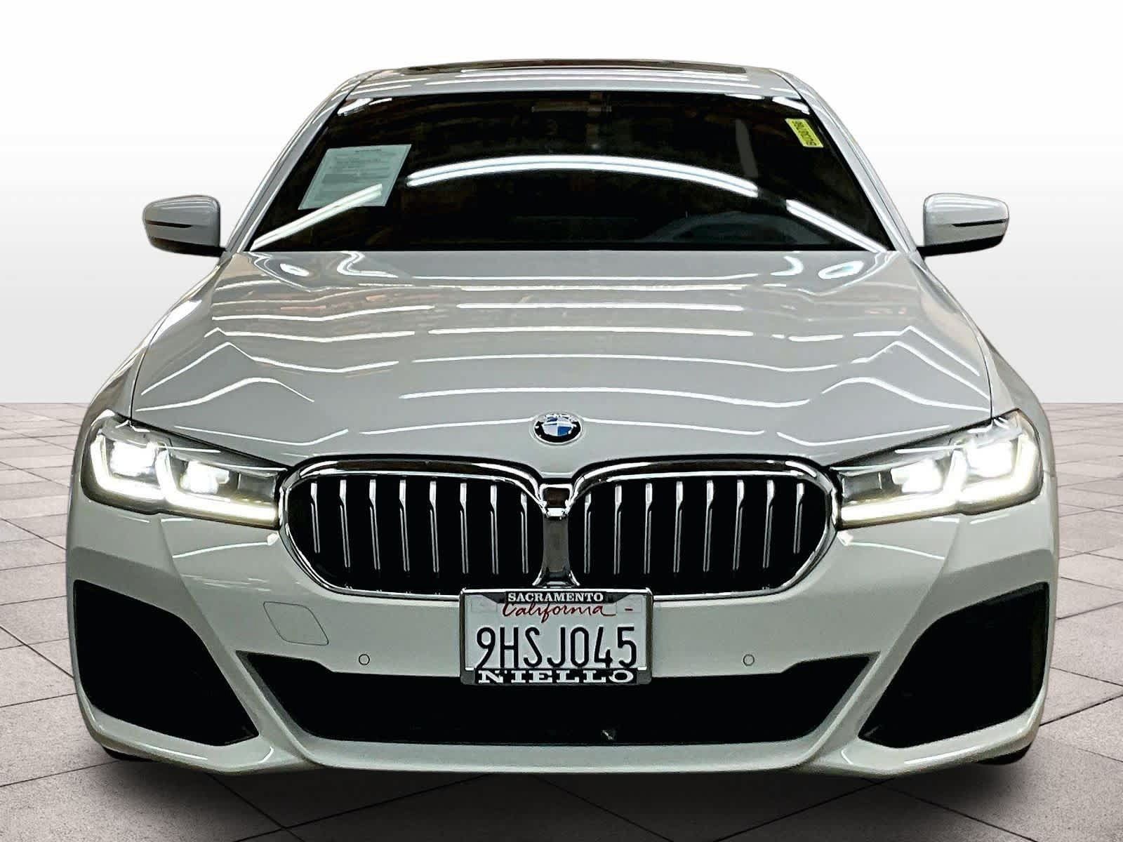 Used 2023 BMW 540i w/ Executive Package RWD image 3