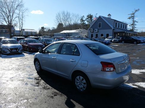 Used 2011 Toyota Yaris Sedan image 5