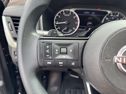 Used 2023 Nissan Rogue SV AWD/4WD image 23