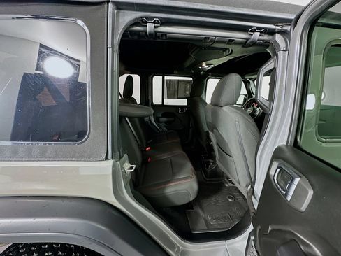 Used 2023 Jeep Wrangler Unlimited Rubicon w/ Cold Weather Group AWD/4WD image 27