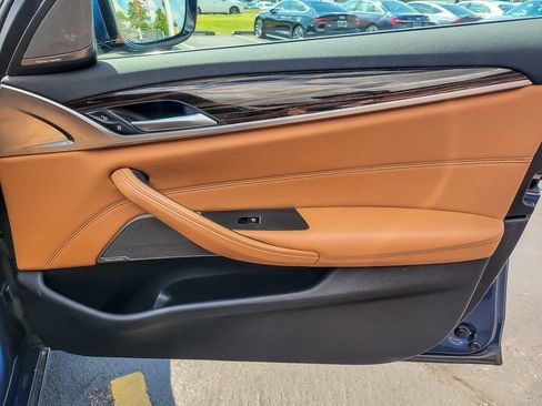 Used 2022 BMW 540i xDrive w/ Premium Package image 21