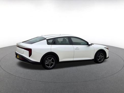 Used 2025 Kia K4 LXS image 14