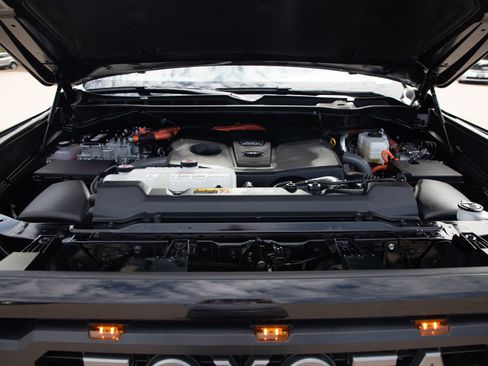 Used 2025 Toyota Tundra TRD Pro AWD/4WD image 30
