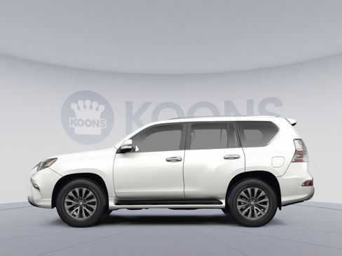Used 2022 Lexus GX 460 Luxury w/ Sport Design Package AWD/4WD image 2