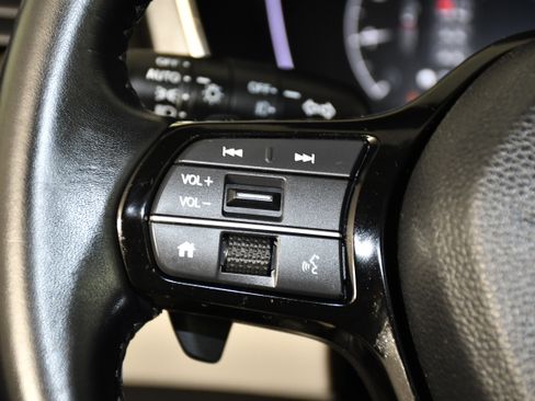 Used 2025 Honda Pilot Touring image 20
