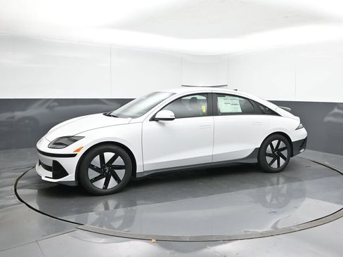 New 2025 Hyundai Ioniq 6 SE image 2