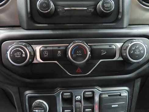 Used 2020 Jeep Wrangler Unlimited Sport image 42