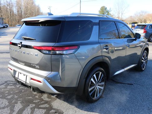 Used 2025 Nissan Pathfinder Platinum w/ Cargo Package image 8