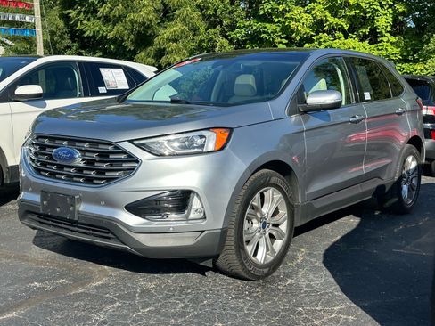 Used 2020 Ford Edge Titanium AWD/4WD image 3