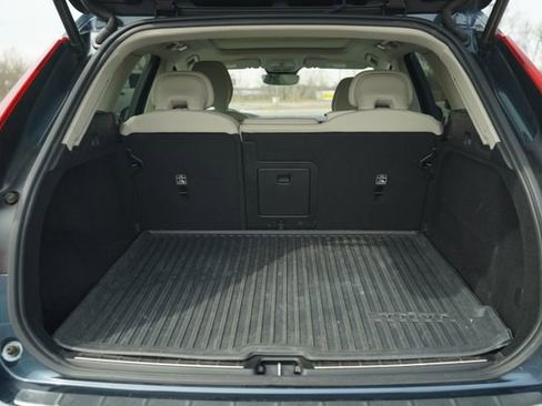 Used 2024 Volvo XC60 B5 Plus w/ Protection Package Premier image 19