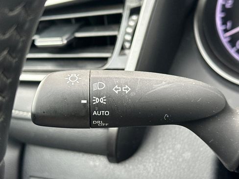 Used 2024 Toyota Camry SE image 35