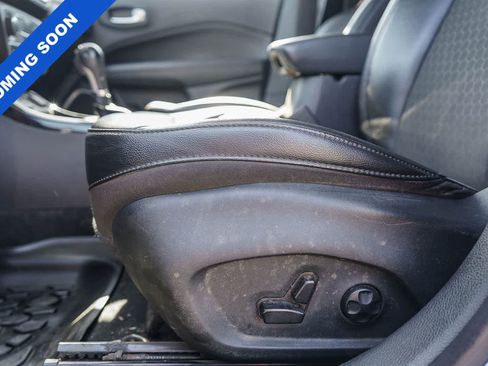 Used 2019 Jeep Compass Latitude FWD image 23