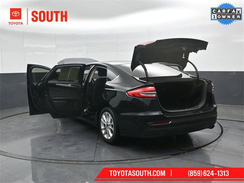 Used 2019 Ford Fusion SE image 49