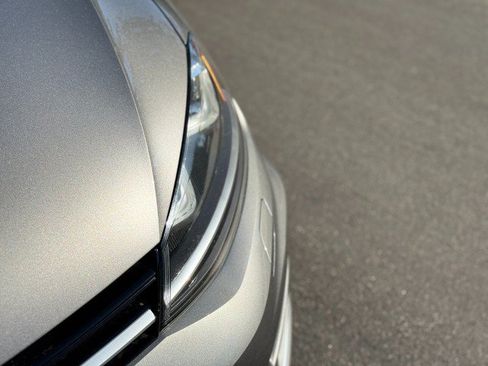 Used 2017 Volkswagen Golf 4-Door AWD/4WD image 14