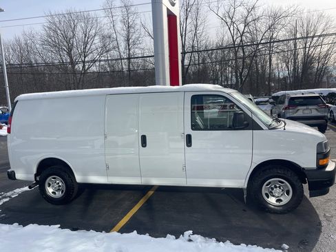 Used 2022 Chevrolet Express 3500 Work Van w/ Driver Convenience Package image 6