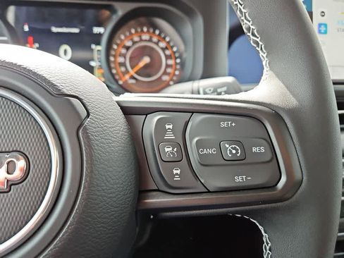 New 2025 Jeep Gladiator Sport AWD/4WD image 30