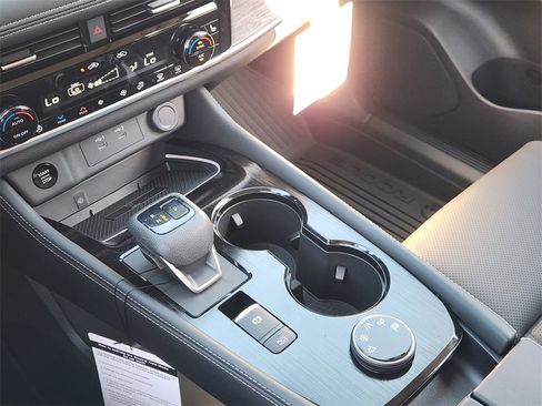 New 2026 Nissan Rogue Platinum image 15