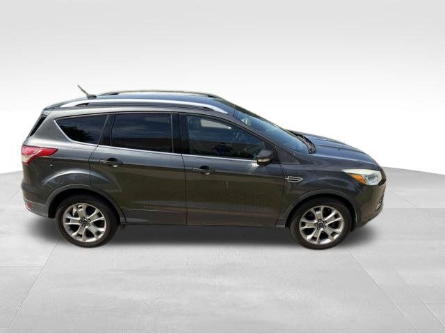 Used 2016 Ford Escape Titanium FWD image 2