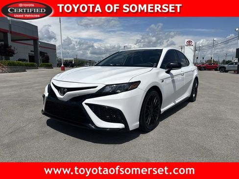 Certified 2024 Toyota Camry SE FWD image 1