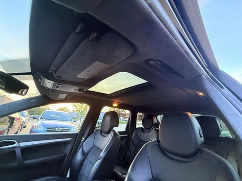 Used 2010 Porsche Cayenne GTS AWD/4WD image 18