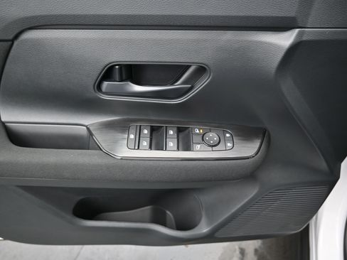 Certified 2025 Nissan Kicks S image 11