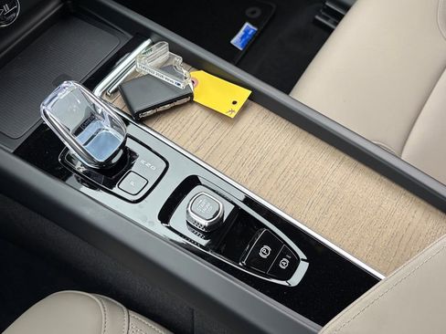 New 2026 Volvo XC60 B5 Plus w/ Protection Package Premier image 14