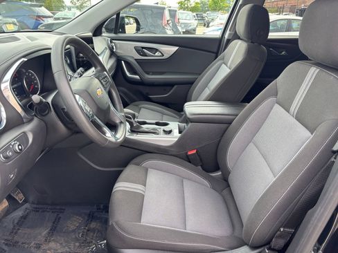 Used 2025 Chevrolet Blazer LT FWD image 28