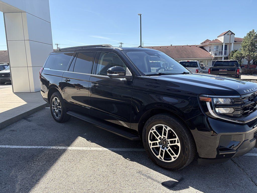 Used 2025 Ford Expedition Max Active AWD/4WD image 7