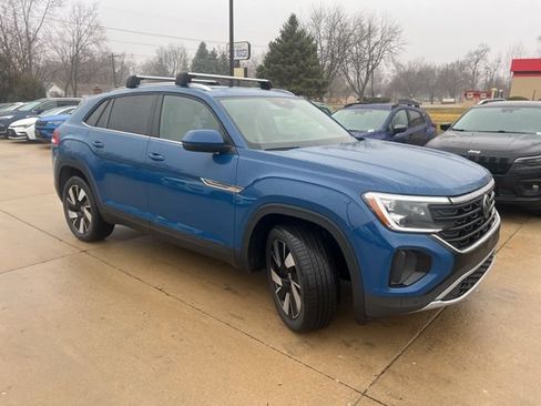 New 2025 Volkswagen Atlas Cross Sport SE AWD/4WD image 1