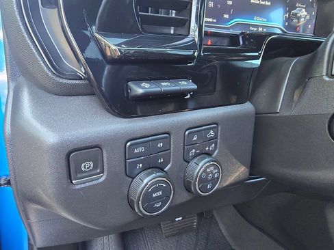 Used 2022 Chevrolet Silverado 1500 ZR2 w/ Technology Package AWD/4WD image 21