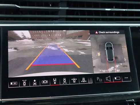 Used 2025 Audi Q8 Prestige w/ Prestige Package image 35