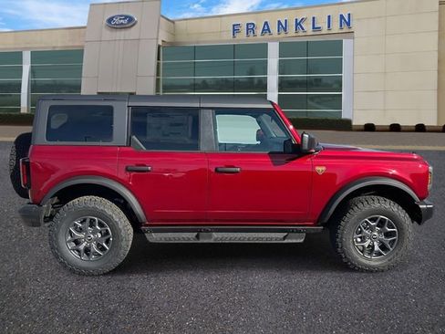 New 2025 Ford Bronco Badlands image 8