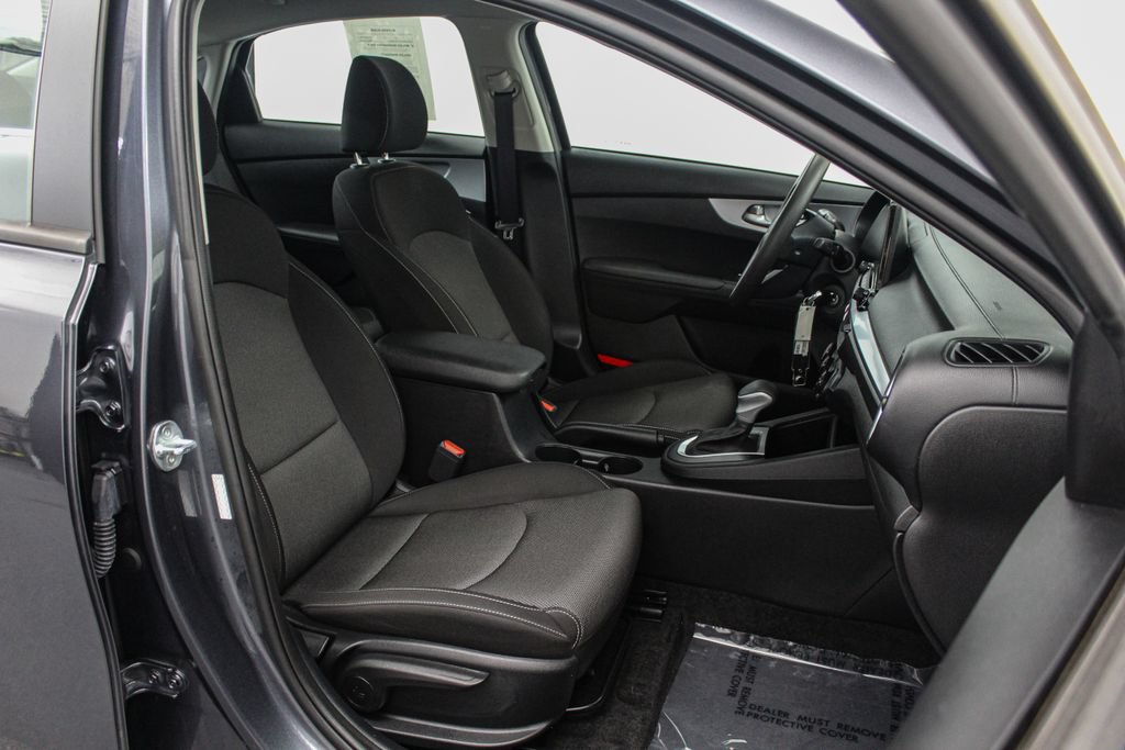 Used 2023 Kia Forte LXS w/ LXS Technology Package FWD image 21