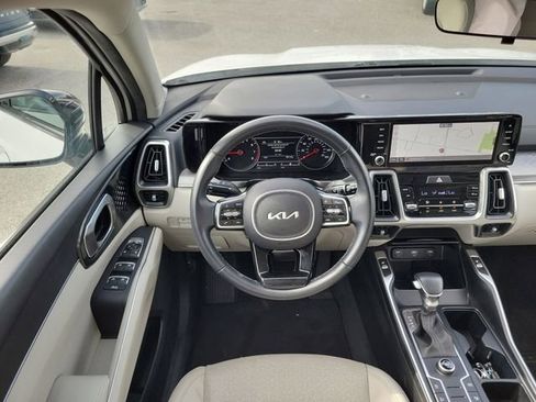 Used 2022 Kia Sorento S w/ Panoramic Sunroof Package FWD image 28