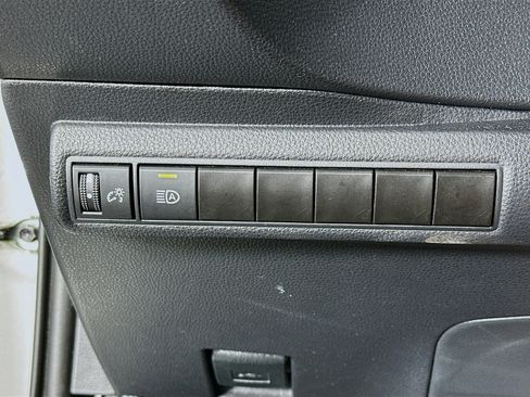 Used 2025 Toyota Corolla LE image 17